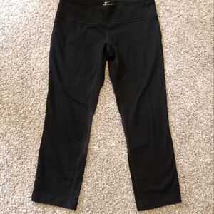 NIKE Capri Style Leggings